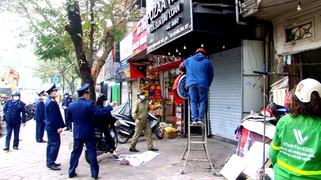 Công tác đảm bảo TTĐT, ATGT, vệ sinh môi trường được các đơn vị triển khai quyết liệt nhằm giữ gìn quận Cầu Giấy sáng, xanh, sạch đẹp và an toàn