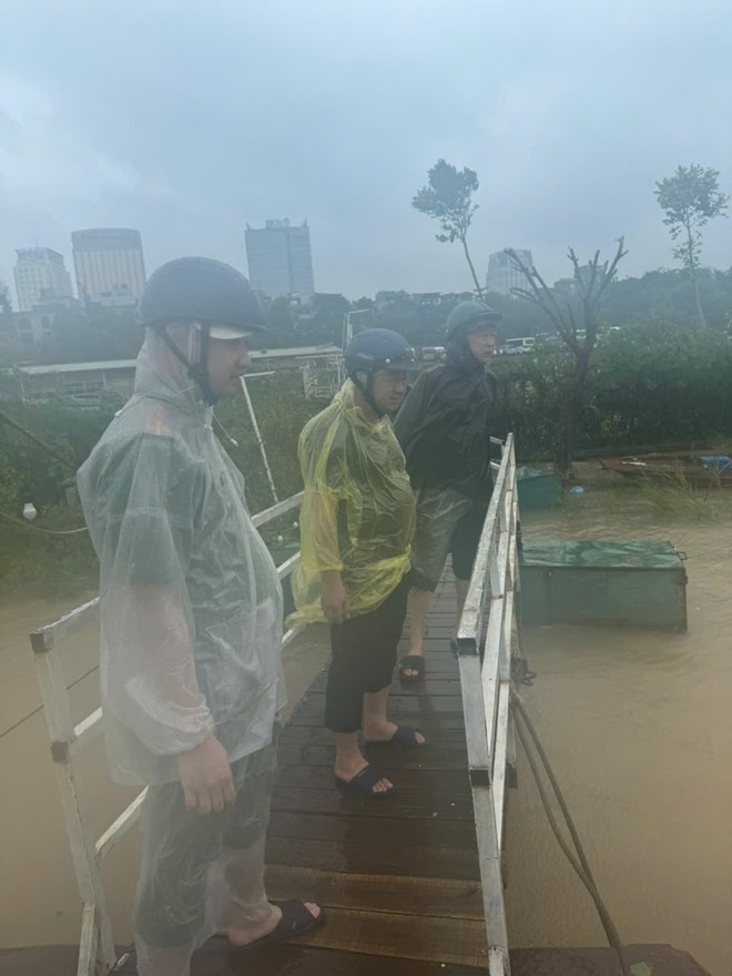 Công an các phường chủ động rà soát các điểm xung yếu, nguy cơ sập, đổ để có biện pháp ứng phó