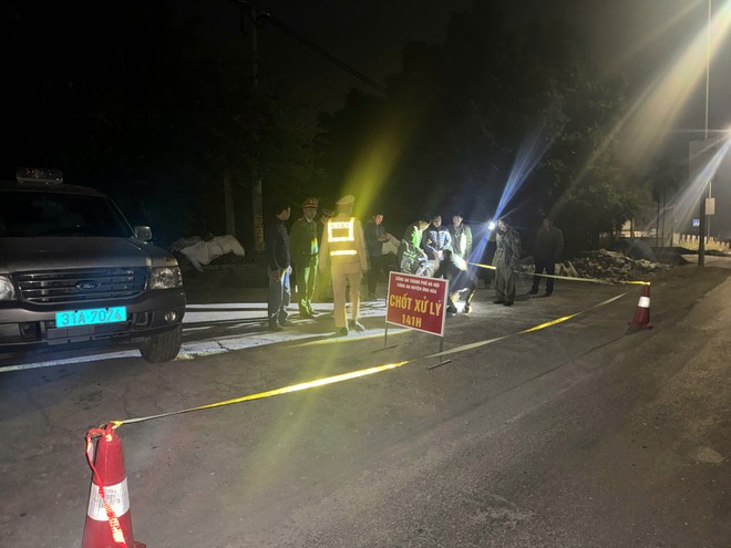 Tổ công tác 141H Công an huyện Ứng Hòa cắm chốt, phối hợp tuần tra lưu động với Công an các xã kiểm soát chặt chẽ toàn địa bàn Tổ công tác 141H Công an huyện Ứng Hòa cắm chốt, phối hợp tuần tra lưu động với Công an các xã kiểm soát chặt chẽ toàn địa bàn