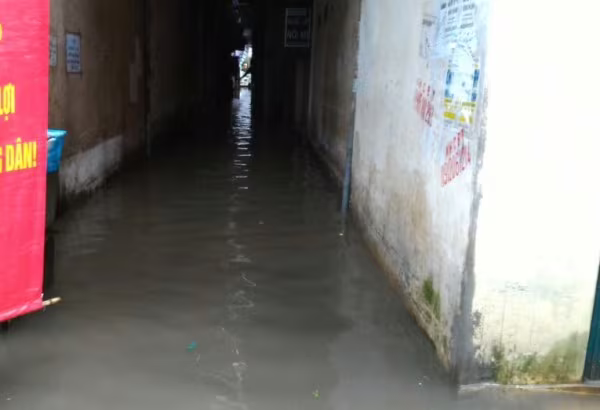 Khu H Tân Mai sau một cơn mưa dai... ảnh 5