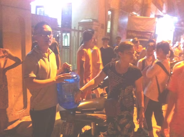 Cơ bản dập tắt đám cháy tại kho chứa hàng Công ty bóng đèn phích nước Rạng Đông ảnh 14 Cơ bản dập tắt đám cháy tại kho chứa hàng Công ty bóng đèn phích nước Rạng Đông ảnh 14