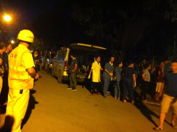 Cơ bản dập tắt đám cháy tại kho chứa hàng Công ty bóng đèn phích nước Rạng Đông ảnh 15 Cơ bản dập tắt đám cháy tại kho chứa hàng Công ty bóng đèn phích nước Rạng Đông ảnh 15