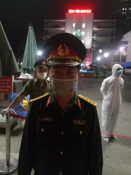 "Một lòng sát cánh cùng các y - bác sỹ nơi tuyến đầu chống dịch bệnh Covid-19 tại Bệnh viện Bạch Mai" ảnh 6