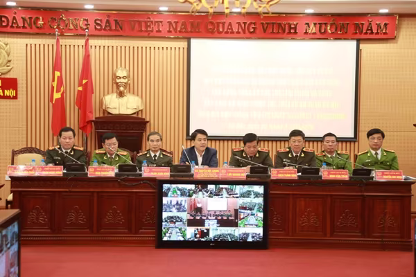 Quyết liệt, hiệu quả các giải pháp đảm bảo trật tự giao thông, cải cách hành chính ảnh 1