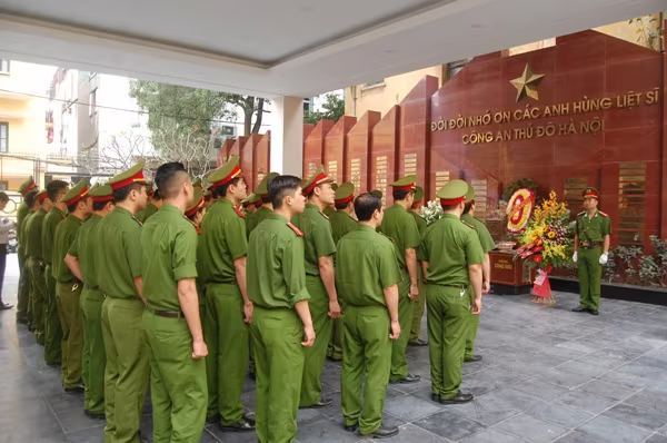 Tri ân công ơn của các Anh hùng liệt sỹ Công an Thủ đô ảnh 5