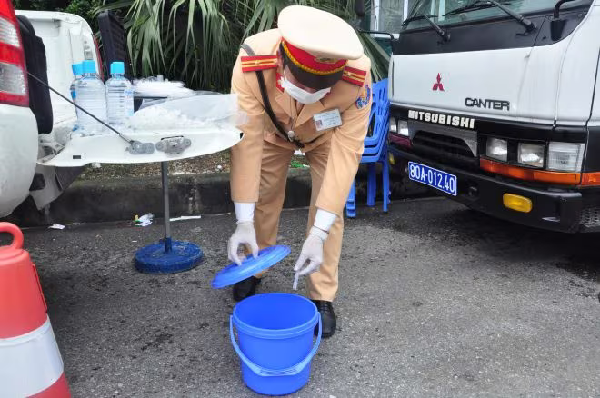 Kiểm soát chặt, phòng ngừa virus Corona trên các tuyến cao tốc ảnh 7 Kiểm soát chặt, phòng ngừa virus Corona trên các tuyến cao tốc ảnh 7