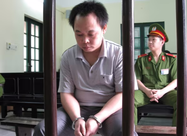 Đối tượng khống chế con tin phải chịu hình phạt đích đáng    ảnh 3 Đối tượng khống chế con tin phải chịu hình phạt đích đáng    ảnh 3