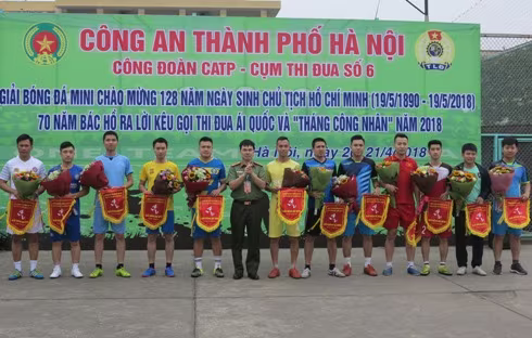 Cụm thi đua số 6 tranh tài ở giải bóng đá mini Chào mừng Ngày sinh nhật Bác ảnh 5 Cụm thi đua số 6 tranh tài ở giải bóng đá mini Chào mừng Ngày sinh nhật Bác ảnh 5