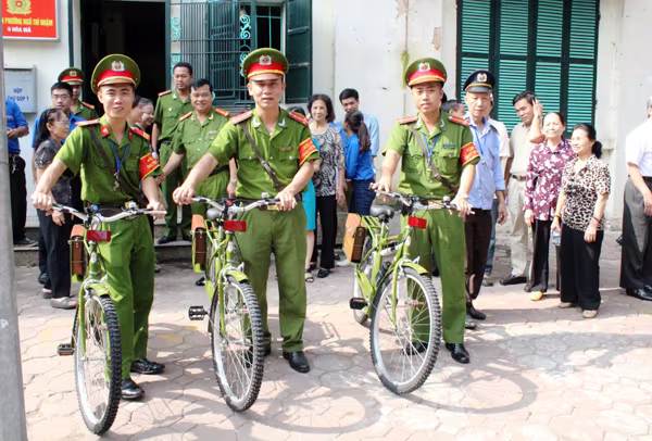 Gần gũi thân thiện với dân, "cắt" bỏ tình trạng "cưỡi ngựa xem hoa" ảnh 7 Gần gũi thân thiện với dân, "cắt" bỏ tình trạng "cưỡi ngựa xem hoa" ảnh 7