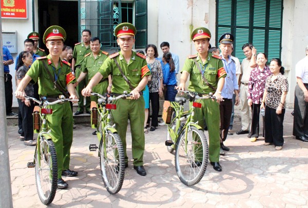 Gần gũi thân thiện với dân, "cắt" bỏ tình trạng "cưỡi ngựa xem hoa" ảnh 7 Gần gũi thân thiện với dân, "cắt" bỏ tình trạng "cưỡi ngựa xem hoa" ảnh 7