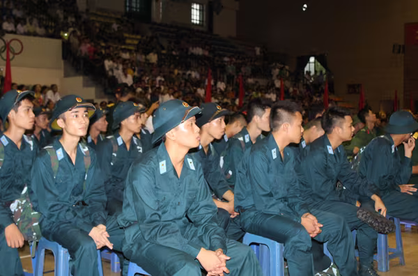 Tự hào tiếp nối truyền thống quê hương anh hùng ảnh 5