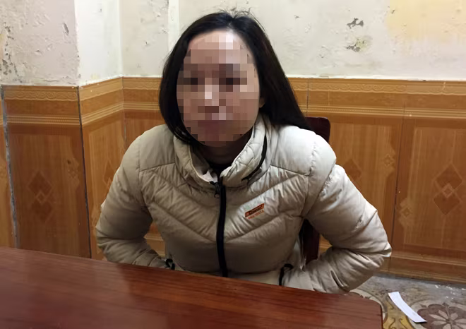 Bắt quả tang hai đôi nam nữ mua bán dâm tại khách sạn ảnh 1 Bắt quả tang hai đôi nam nữ mua bán dâm tại khách sạn ảnh 1