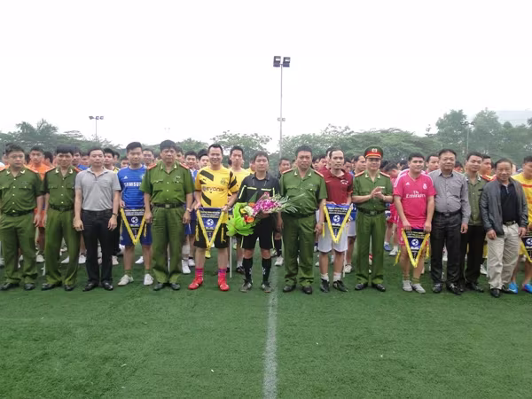 11 đơn vị Cụm thi đua số 2 tranh tài trên sân cỏ ảnh 1 11 đơn vị Cụm thi đua số 2 tranh tài trên sân cỏ ảnh 1