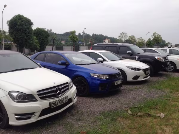 Huy động 7 xe ô tô, 30 "anh chị" định về dằn mặt trai xã ảnh 2 Huy động 7 xe ô tô, 30 "anh chị" định về dằn mặt trai xã ảnh 2