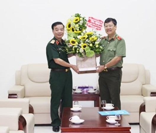 Chúc mừng lãnh đạo Bộ Tư lệnh Thủ đô được thăng cấp bậc hàm ảnh 2 Chúc mừng lãnh đạo Bộ Tư lệnh Thủ đô được thăng cấp bậc hàm ảnh 2