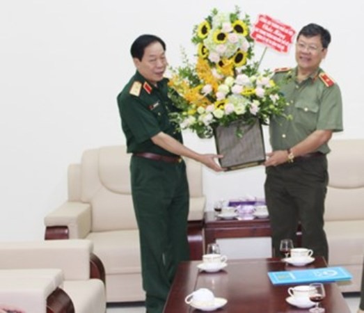 Chúc mừng lãnh đạo Bộ Tư lệnh Thủ đô được thăng cấp bậc hàm ảnh 1 Chúc mừng lãnh đạo Bộ Tư lệnh Thủ đô được thăng cấp bậc hàm ảnh 1