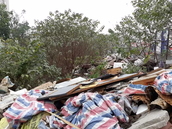 ‘Đắng lòng’ khu đất gần 2.000 m2 bị hoang hóa giữa lòng Thủ đô ảnh 6 ‘Đắng lòng’ khu đất gần 2.000 m2 bị hoang hóa giữa lòng Thủ đô ảnh 6