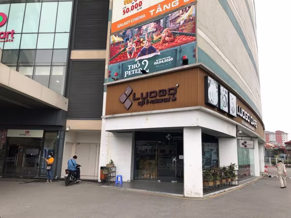 ‘Diện mạo’ hàng quán ở Hà Nội sáng 28-3, sau chủ trương tạm đóng cửa phòng chống dịch Covid-19 ảnh 8