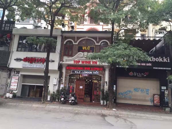 ‘Diện mạo’ hàng quán ở Hà Nội sáng 28-3, sau chủ trương tạm đóng cửa phòng chống dịch Covid-19 ảnh 9