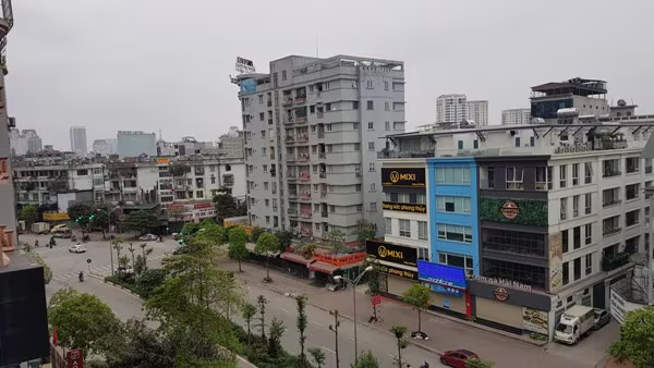 Những hình ảnh đường phố Thủ đô Hà Nội trong buổi sáng 1-4 ảnh 11 Những hình ảnh đường phố Thủ đô Hà Nội trong buổi sáng 1-4 ảnh 11