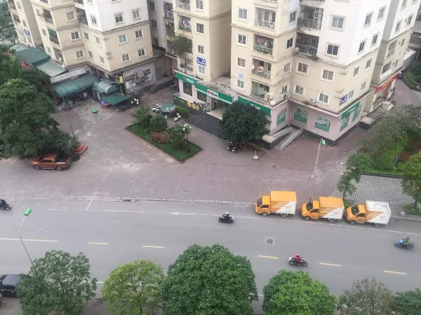 Những hình ảnh đường phố Thủ đô Hà Nội trong buổi sáng 1-4 ảnh 12 Những hình ảnh đường phố Thủ đô Hà Nội trong buổi sáng 1-4 ảnh 12