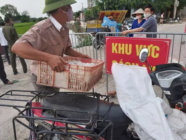 Hà Nội: "Vùng dịch" Covid-19 Dũng Tiến trước giờ kết thúc cách ly ảnh 2