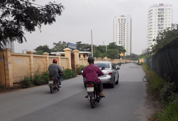 Gái trẻ ngơ ngác xin đi nhờ xe taxi của “yêu râu xanh” ảnh 1 Gái trẻ ngơ ngác xin đi nhờ xe taxi của “yêu râu xanh” ảnh 1