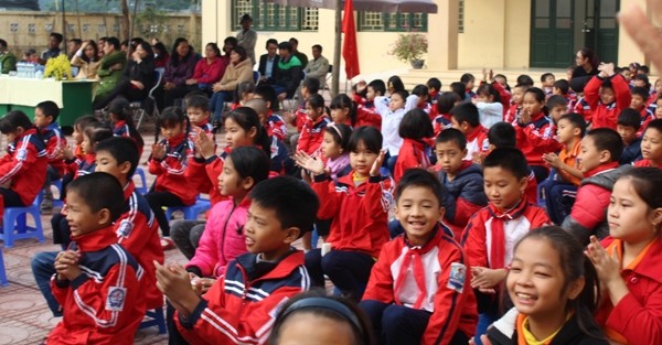 Sôi nổi buổi tuyên truyền ATGT tại một trường tiểu học ảnh 2 Sôi nổi buổi tuyên truyền ATGT tại một trường tiểu học ảnh 2