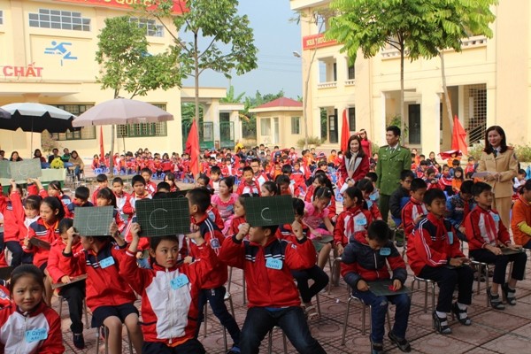 Sôi nổi buổi tuyên truyền ATGT tại một trường tiểu học ảnh 6 Sôi nổi buổi tuyên truyền ATGT tại một trường tiểu học ảnh 6