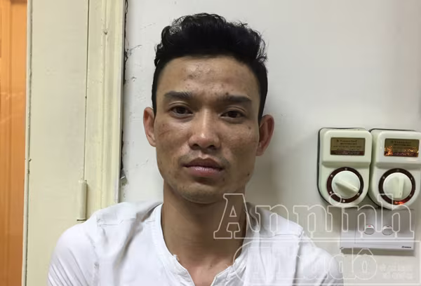 Và đối tượng Nguyễn Xuân Thuận (SN 1988) Và đối tượng Nguyễn Xuân Thuận (SN 1988)