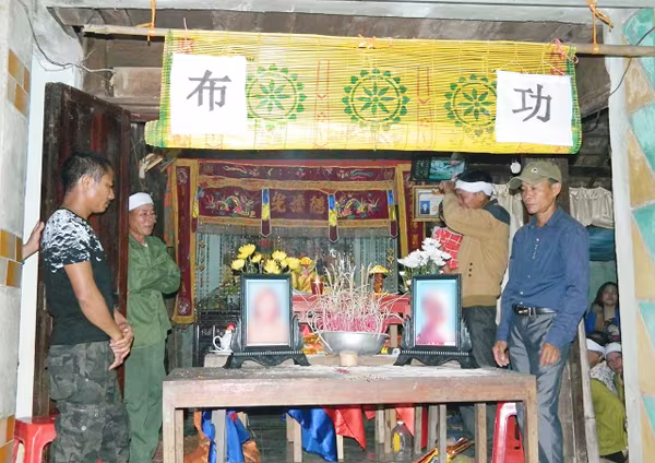 Vì sao người mẹ trẻ treo cổ cùng con trai 18 tháng tuổi? ảnh 1 Vì sao người mẹ trẻ treo cổ cùng con trai 18 tháng tuổi? ảnh 1