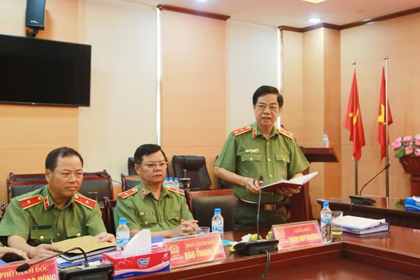 Tập trung thực hiện nhiệm vụ "kép", tổ chức thành công Đại hội Đảng bộ CATP và đảm bảo công tác chuyên môn ảnh 2 Tập trung thực hiện nhiệm vụ "kép", tổ chức thành công Đại hội Đảng bộ CATP và đảm bảo công tác chuyên môn ảnh 2