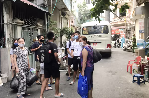 54 người tiếp xúc gần nam thanh niên ở Mễ Trì nhiễm Covid-19, được cách ly tại Bệnh viện Công an thành phố ảnh 1