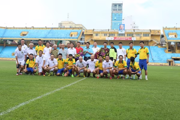 Giao lưu bóng đá CLB sỹ quan hưu trí CATP Hà Nội và Hải Phòng ảnh 1