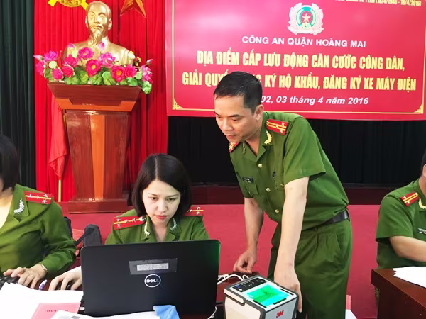 Niềm vui của nhân dân là động lực làm việc cho cán bộ chiến sỹ CAQ Hoàng Mai ảnh 3 Niềm vui của nhân dân là động lực làm việc cho cán bộ chiến sỹ CAQ Hoàng Mai ảnh 3