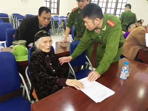 Niềm vui của nhân dân là động lực làm việc cho cán bộ chiến sỹ CAQ Hoàng Mai ảnh 8