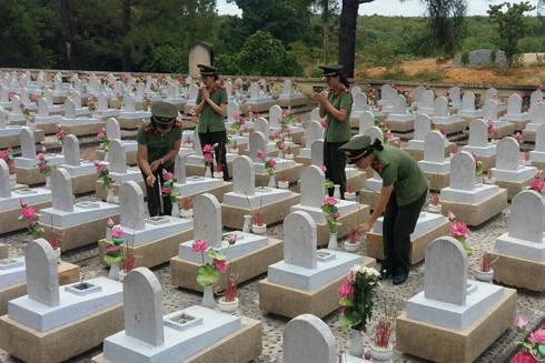 Trên hành trình đến với những mảnh đất anh hùng ảnh 2 Trên hành trình đến với những mảnh đất anh hùng ảnh 2