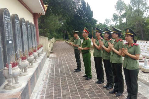 Trên hành trình đến với những mảnh đất anh hùng ảnh 4 Trên hành trình đến với những mảnh đất anh hùng ảnh 4