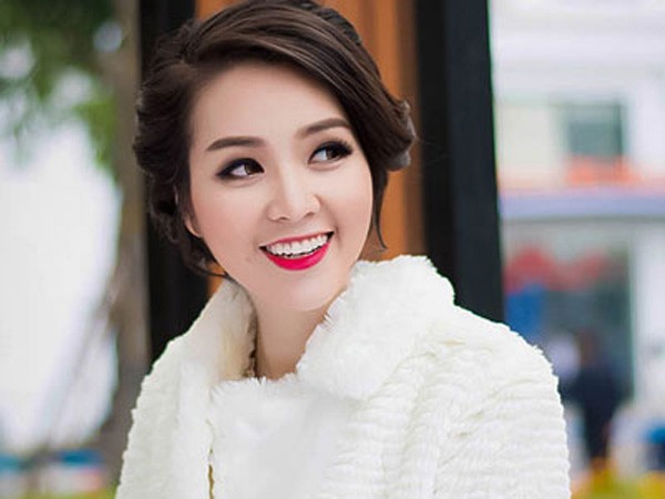 Á hậu Thụy Vân chấm thi ảnh 1 Á hậu Thụy Vân chấm thi ảnh 1