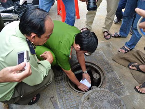 Gian lận xăng dầu: No bụng rồi mới bị phát hiện ảnh 1 Gian lận xăng dầu: No bụng rồi mới bị phát hiện ảnh 1