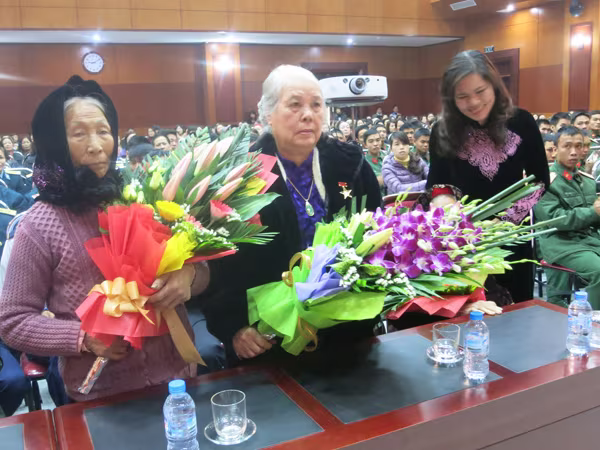 Phụ nữ Thủ đô góp phần làm nên bản anh hùng ca của dân tộc ảnh 1 Phụ nữ Thủ đô góp phần làm nên bản anh hùng ca của dân tộc ảnh 1