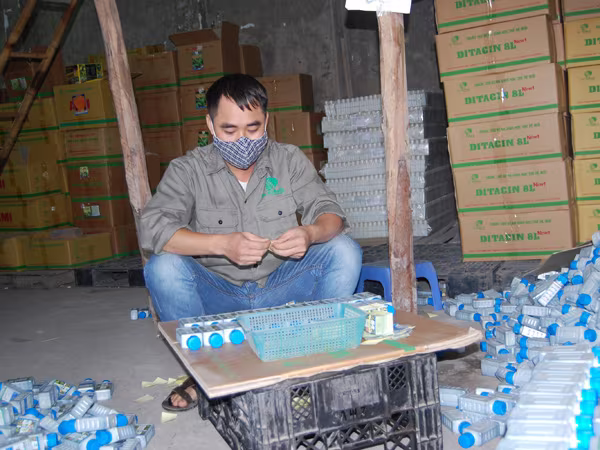 Loay hoay quản lý thuốc trừ sâu ảnh 1