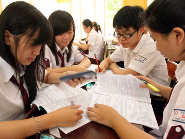 Lấy điểm trung bình lớp 12 để xét tốt nghiệp: Coi chừng “chạy” điểm tràn lan ảnh 1