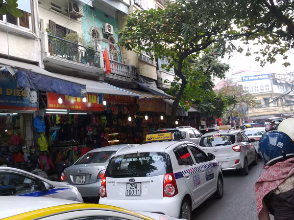 Cước vận tải bất động dù giá xăng dầu về đáy ảnh 1 Cước vận tải bất động dù giá xăng dầu về đáy ảnh 1