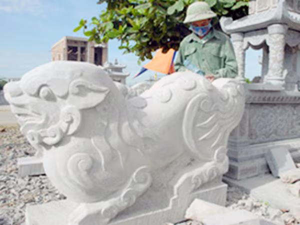 Tiếp tục di dời sư tử đá ngoại lai ra khỏi di tích: Cần đồng thuận vì vẻ đẹp thuần Việt ảnh 1