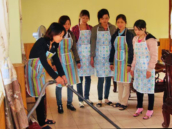 Người giúp việc hưởng lương thấp vì thiếu kỹ năng  ảnh 1