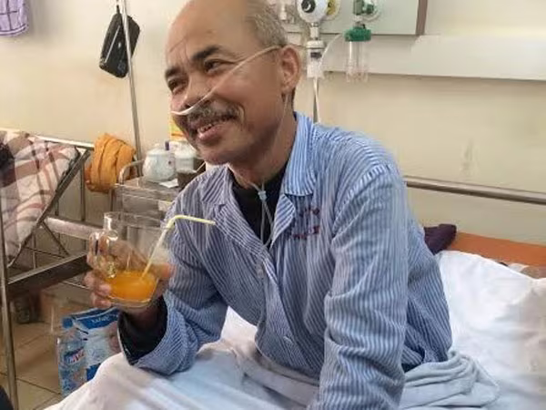 NSƯT Hán Văn Tình trong cơn bạo bệnh: "Hãy vui vẻ khi còn được sống”" ảnh 2