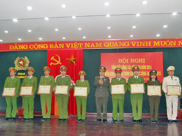 Phát huy thành tích, đảm bảo tuyệt đối an toàn địa bàn trọng điểm ảnh 1 Phát huy thành tích, đảm bảo tuyệt đối an toàn địa bàn trọng điểm ảnh 1