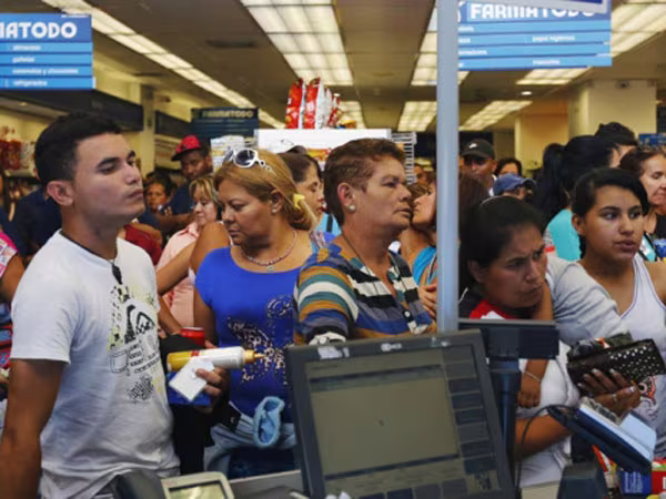 Venezuela: Giá bao cao su bằng giá iPhone 6 ảnh 1 Venezuela: Giá bao cao su bằng giá iPhone 6 ảnh 1