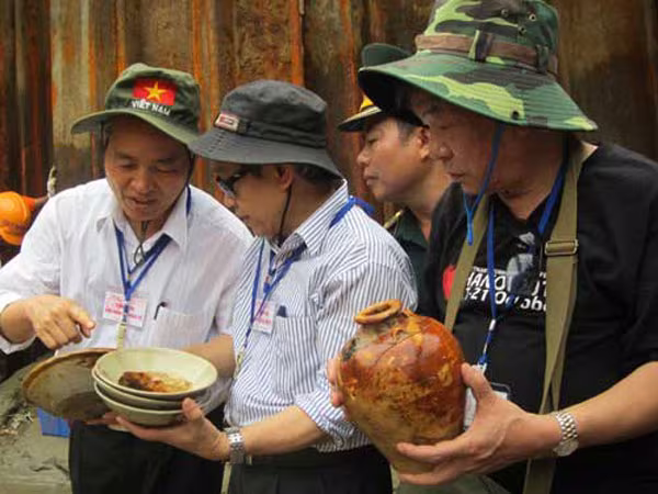 Chuyện chưa kể của người đi tìm gốm cổ ảnh 1 Chuyện chưa kể của người đi tìm gốm cổ ảnh 1